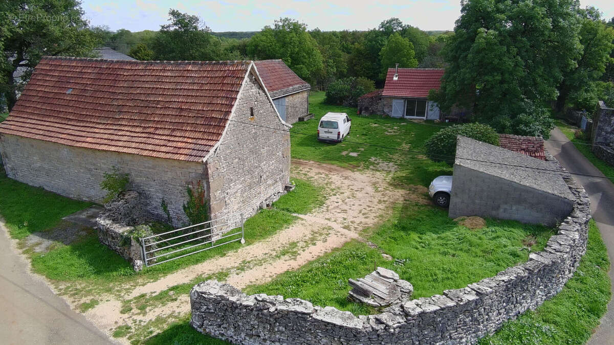 Beau potentiel de rénovation dans un hameau calme et typique du Lot - photo 2