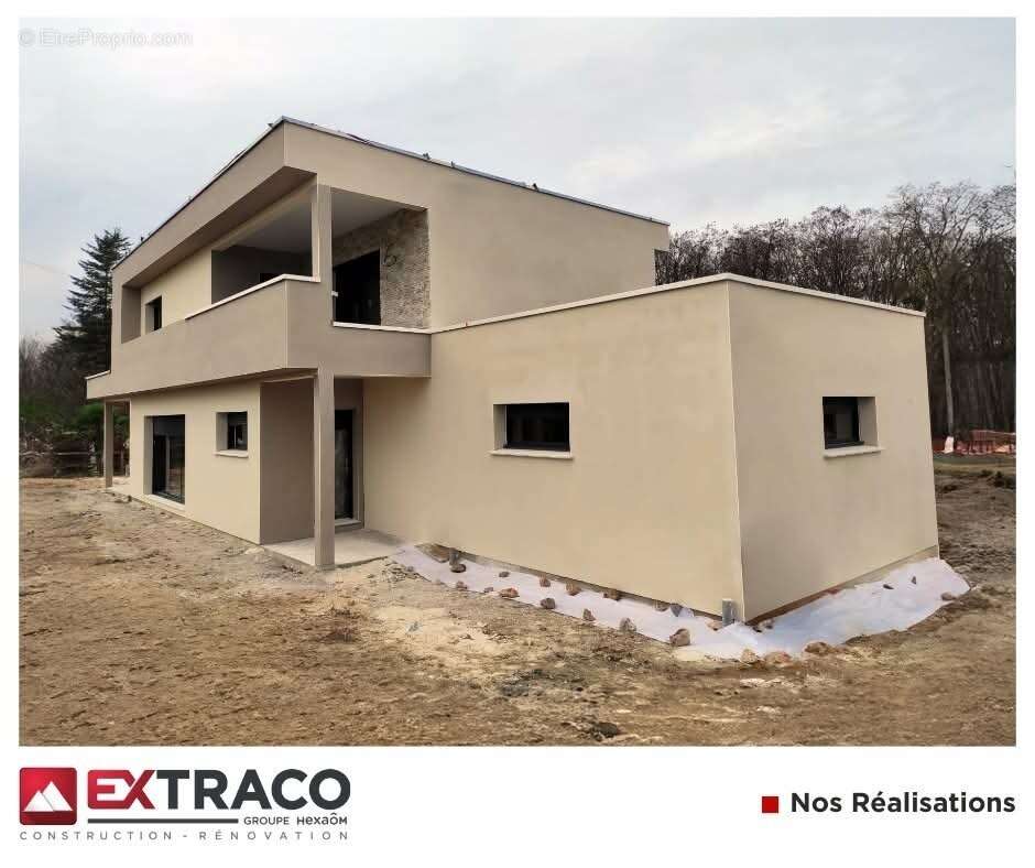 Terrain à NEAUPHLE-LE-CHATEAU