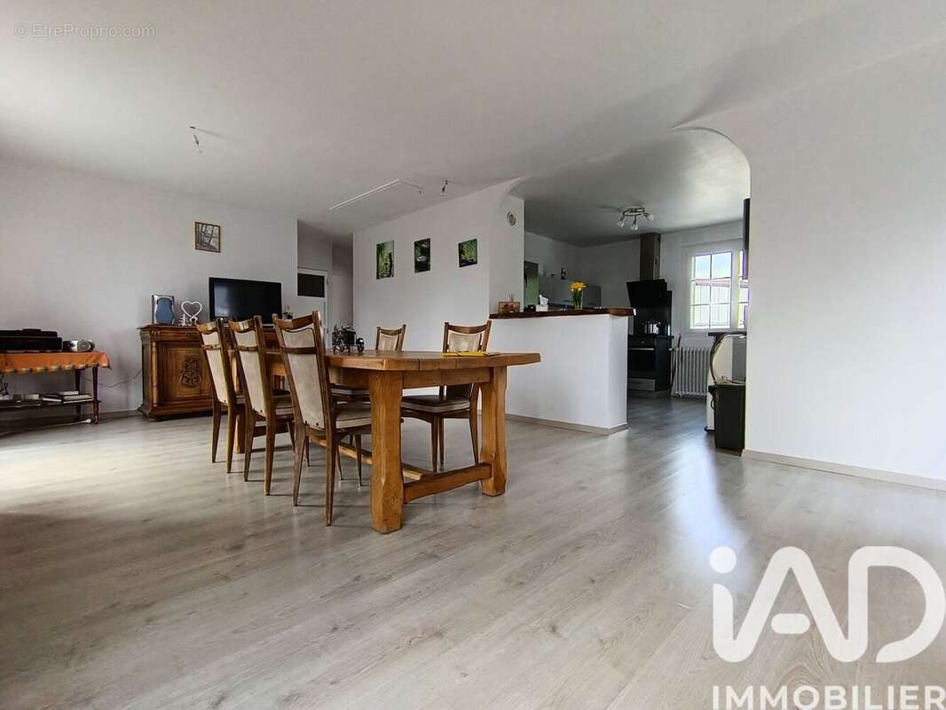 Maison 103 m² à Sennecay  - photo 3