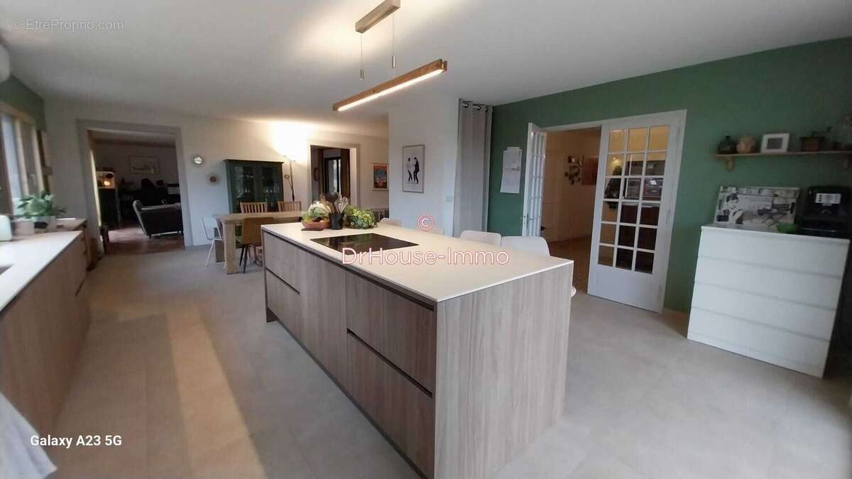 Maison à ESCAMPS