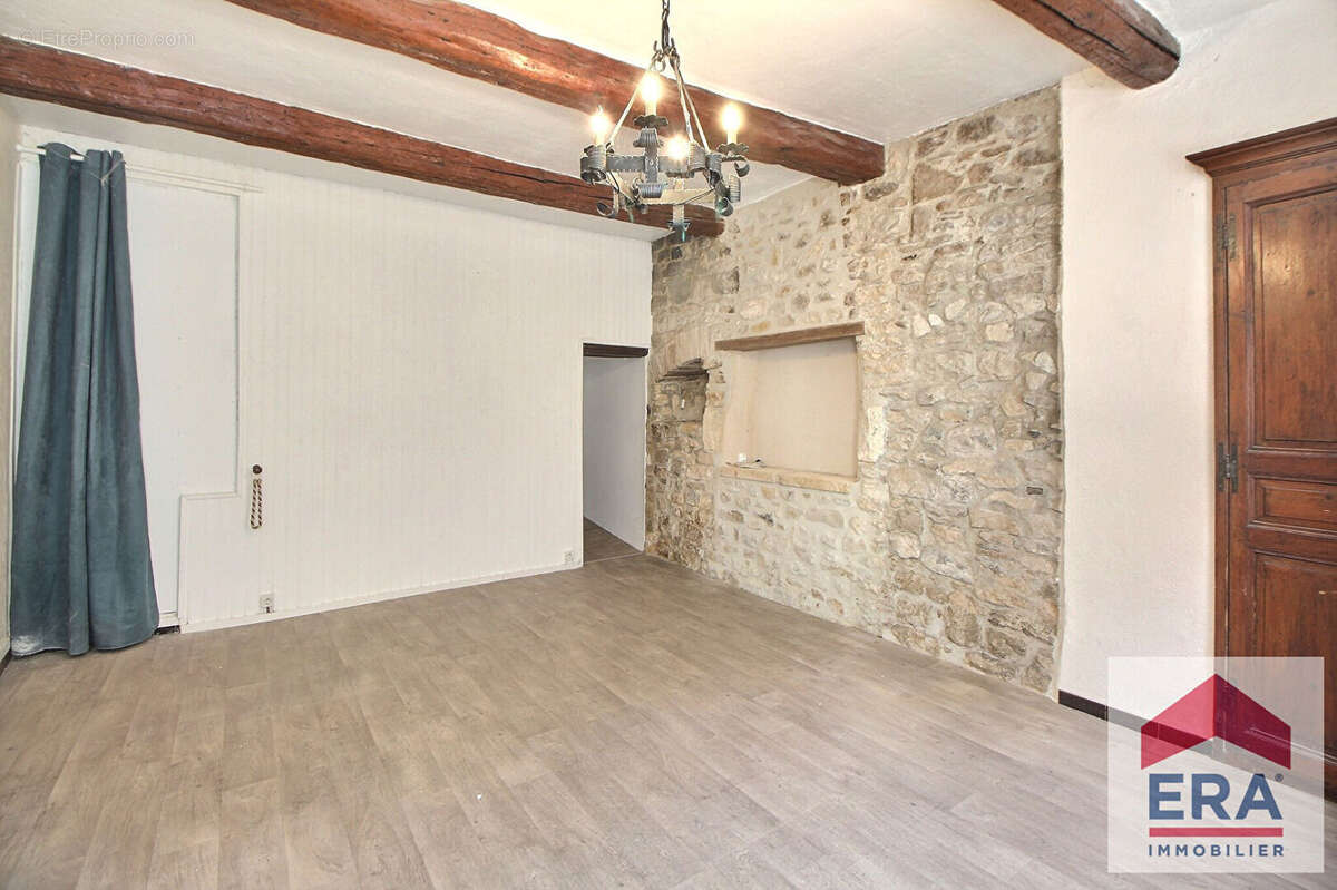 Maison à MONDRAGON