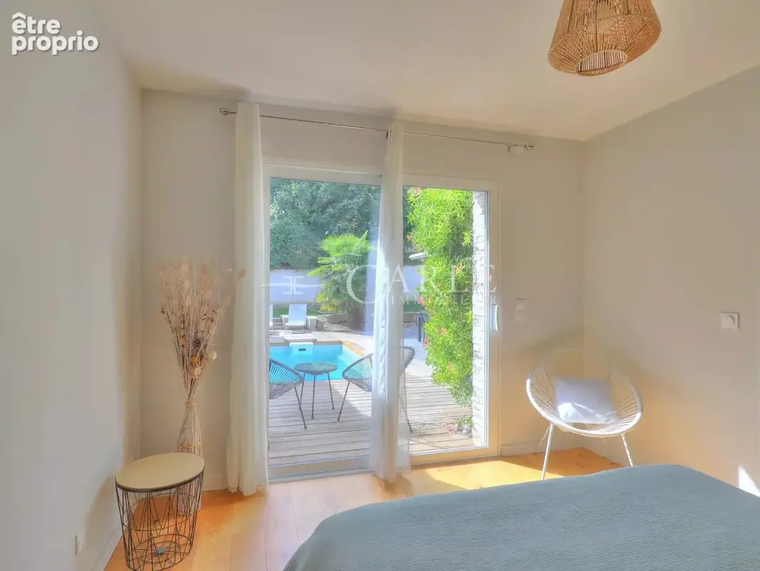 GENAS – AZIEU  Villa familiale de 136 m² avec piscine - photo 9