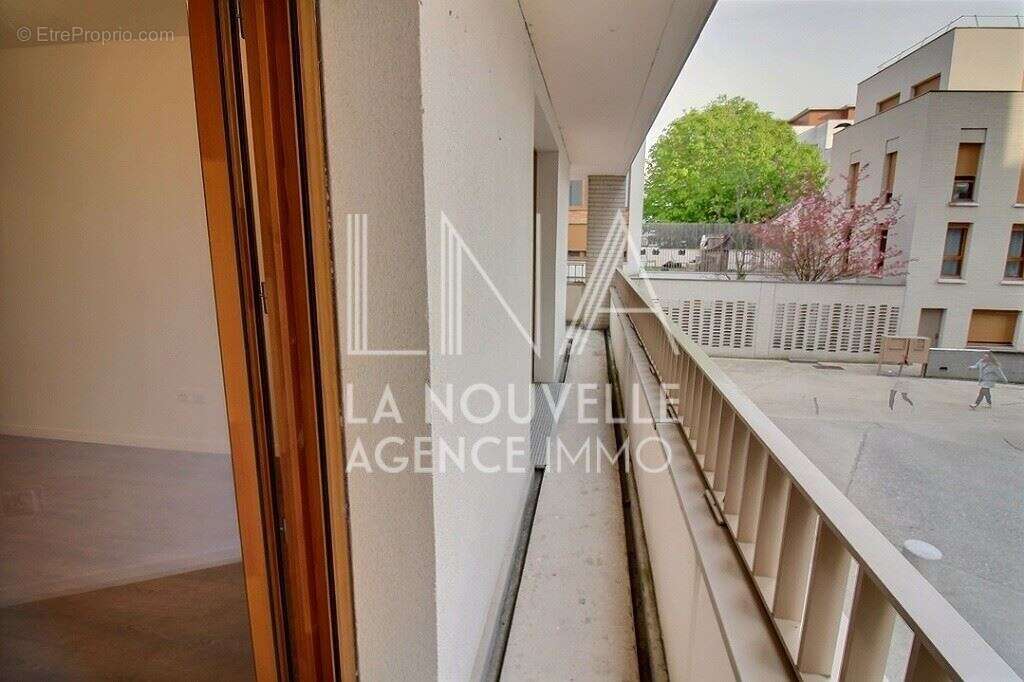 Appartement à LES LILAS