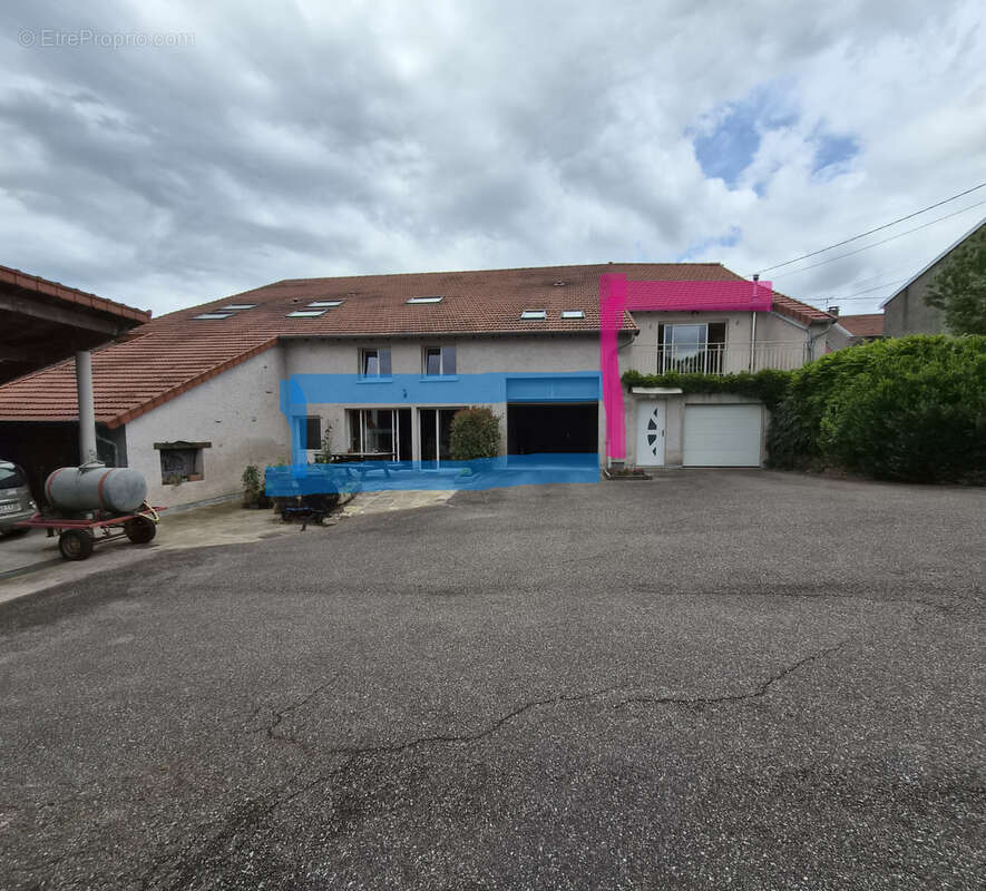 Maison à AMBACOURT