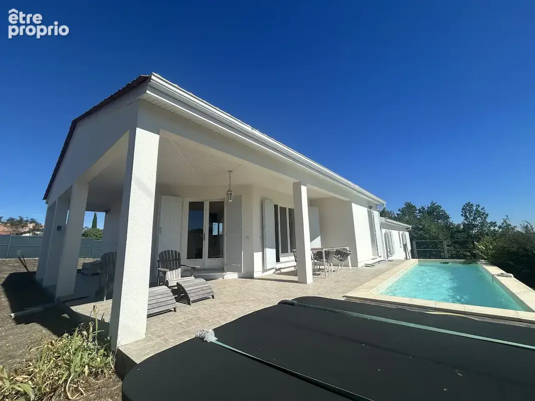 Coup de coeur pour cette magnifique maison avec piscine et vues dégagée sur terrain de 8249m2 - photo 37