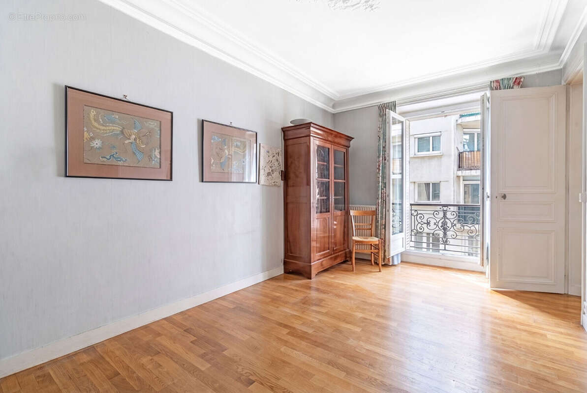 Appartement Paris 4 pièce(s) 84.5m2 - photo 8