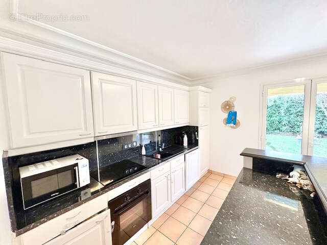 Maison à SAINT-CEZAIRE-SUR-SIAGNE