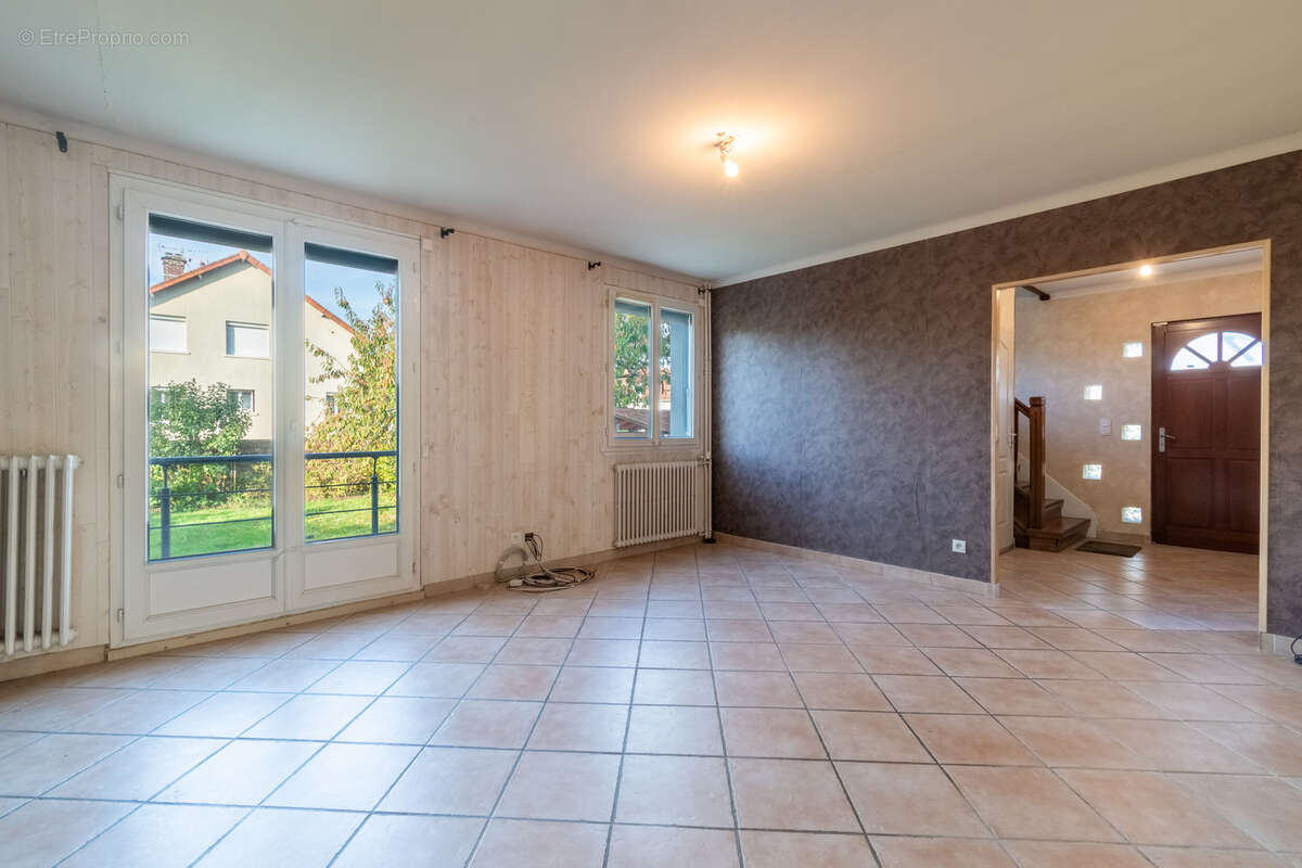 Maison à VILLENEUVE-LE-ROI