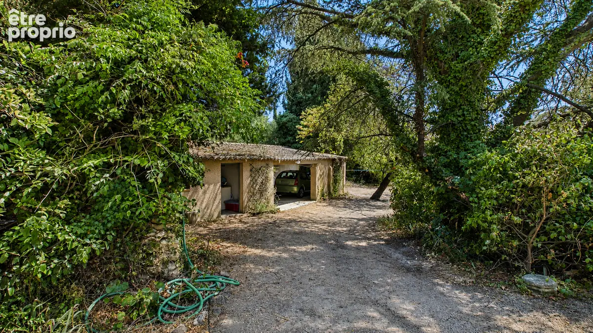 Sauveterre - Maison familiale de caractère, 4 chambres et terrain arboré de 2 600 m² - photo 19