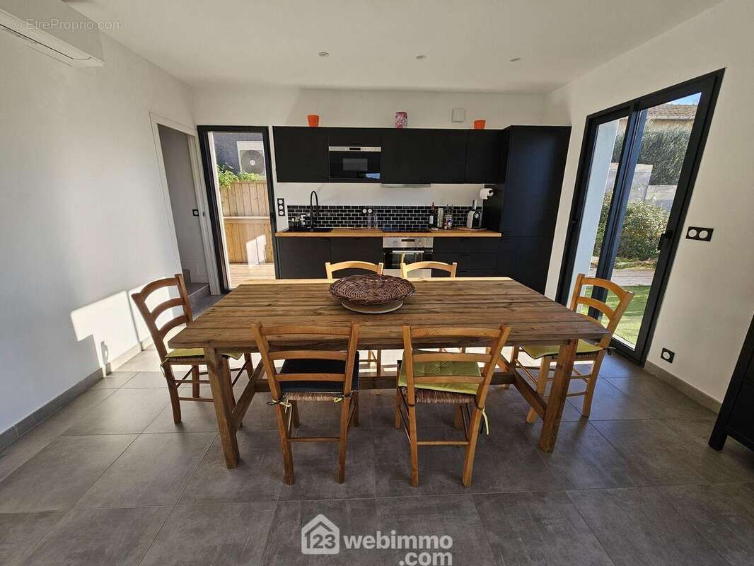 Coin cuisine/Salle à manger - Maison à SETE