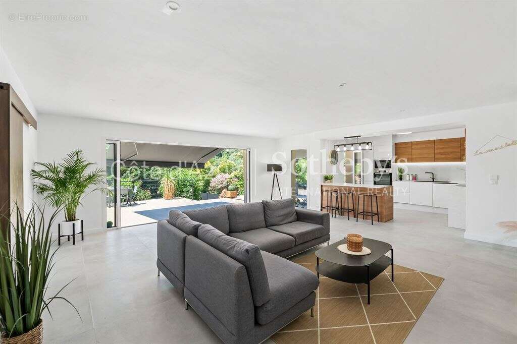 Maison à LES ADRETS-DE-L&#039;ESTEREL