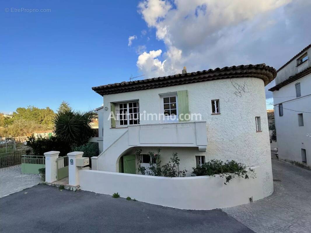 Maison à PLAN-DE-LA-TOUR