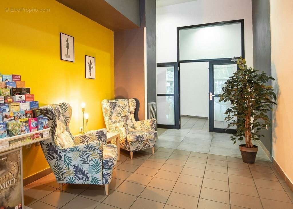 INVESTISSEMENT LOCATIF  NIMES  Résidence Zenitude Aparthotel Nimes Centre *** - 6.71% de rentabilité - photo 9