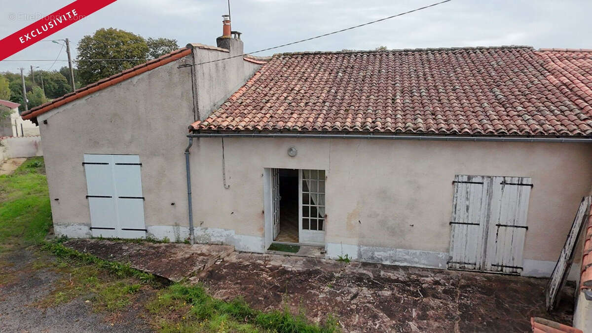 Maison à LA CHAPELLE-BATON