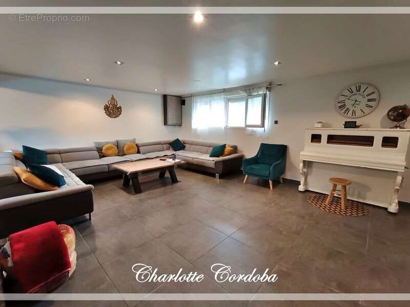 Maison à COLAYRAC-SAINT-CIRQ