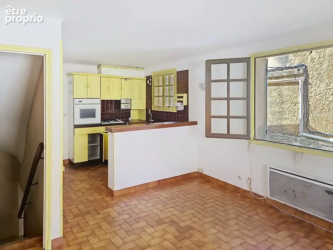 Maison Lirac 3 pièce(s) 80 m2 sur 3 niveaux à rafraîchir. - photo 2