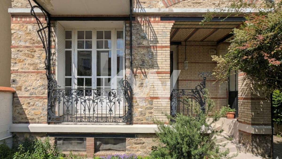 Maison 160 m² à Enghien-Les-Bains  - photo 2