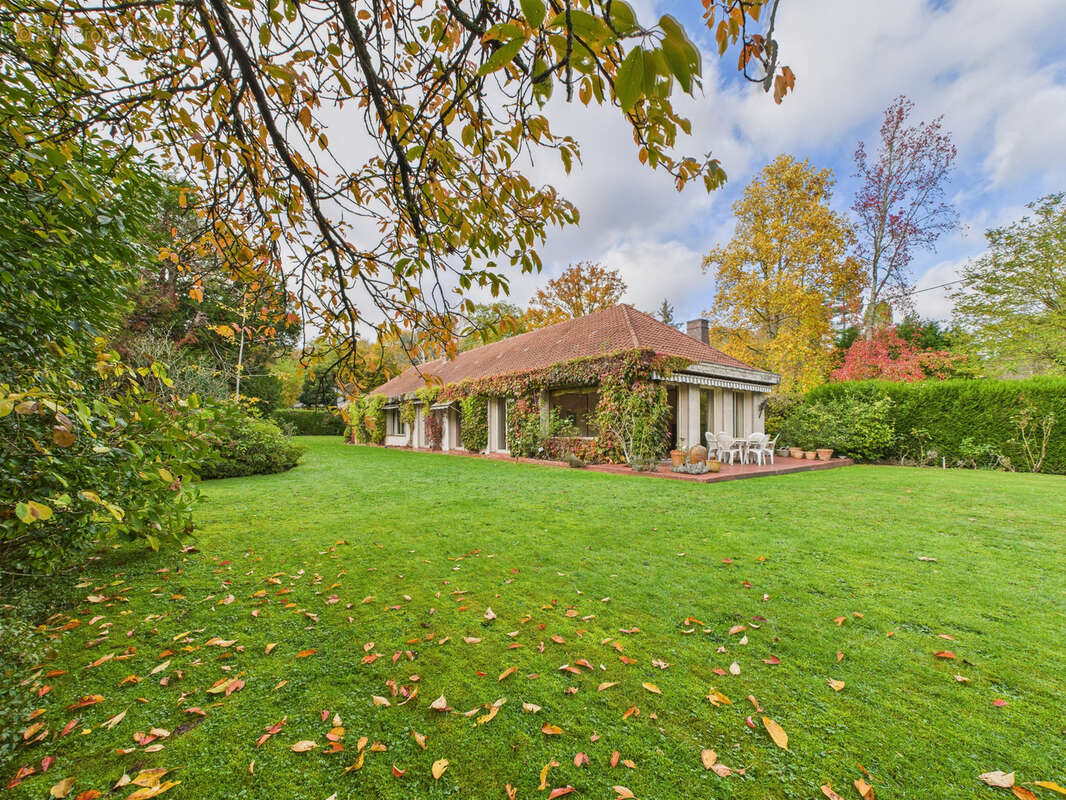 Maison à LA CELLE-SAINT-CLOUD
