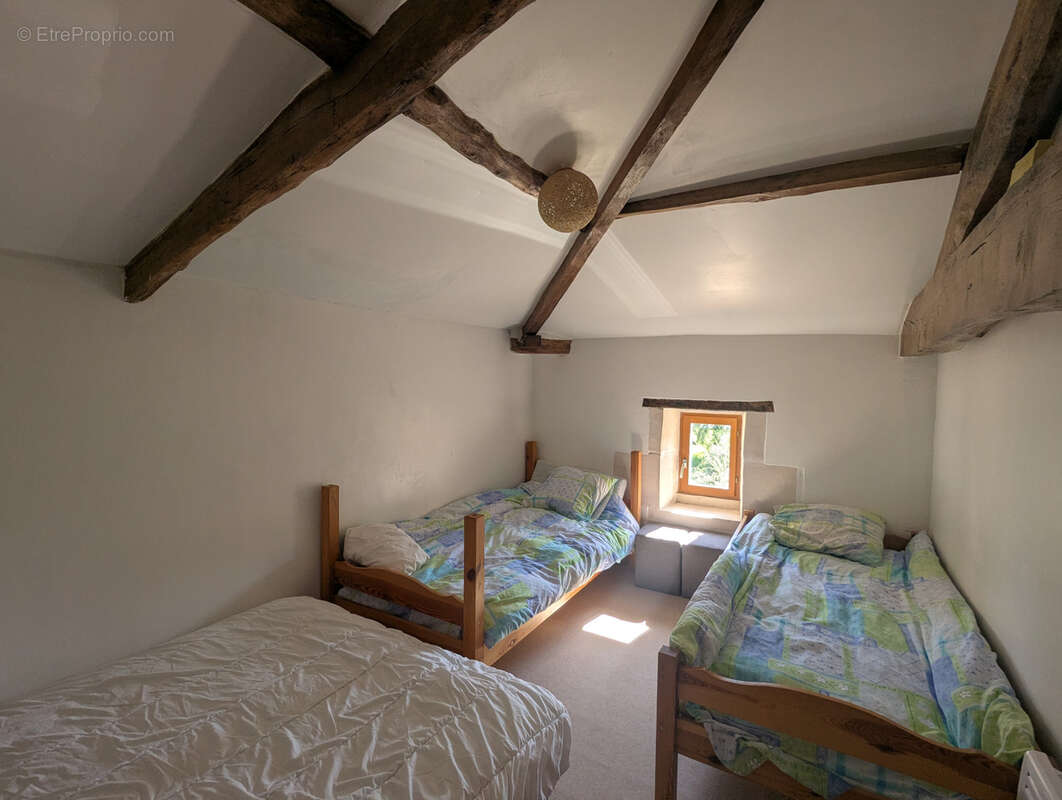 Maison à SAINT-GERMAIN-DE-LUSIGNAN