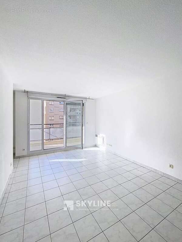 Appartement à MARSEILLE-5E