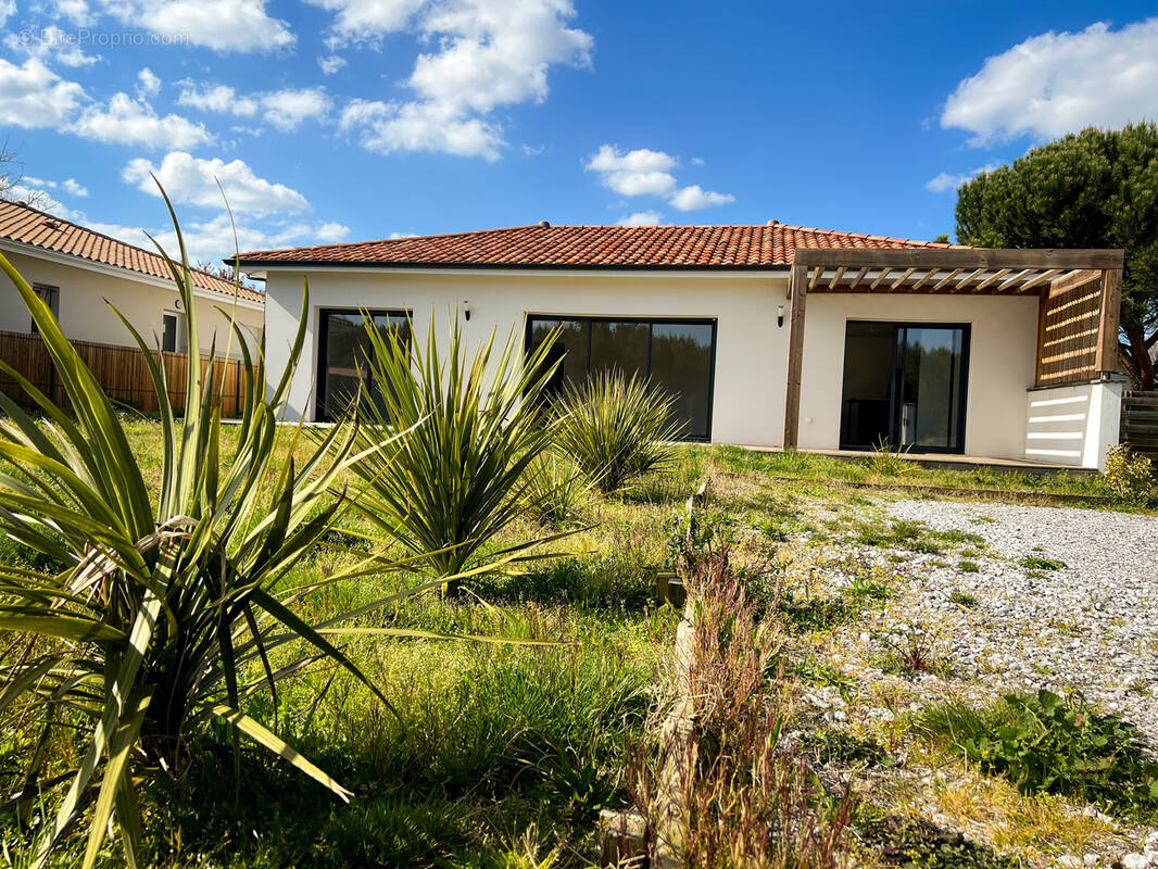 Maison à VIELLE-SAINT-GIRONS