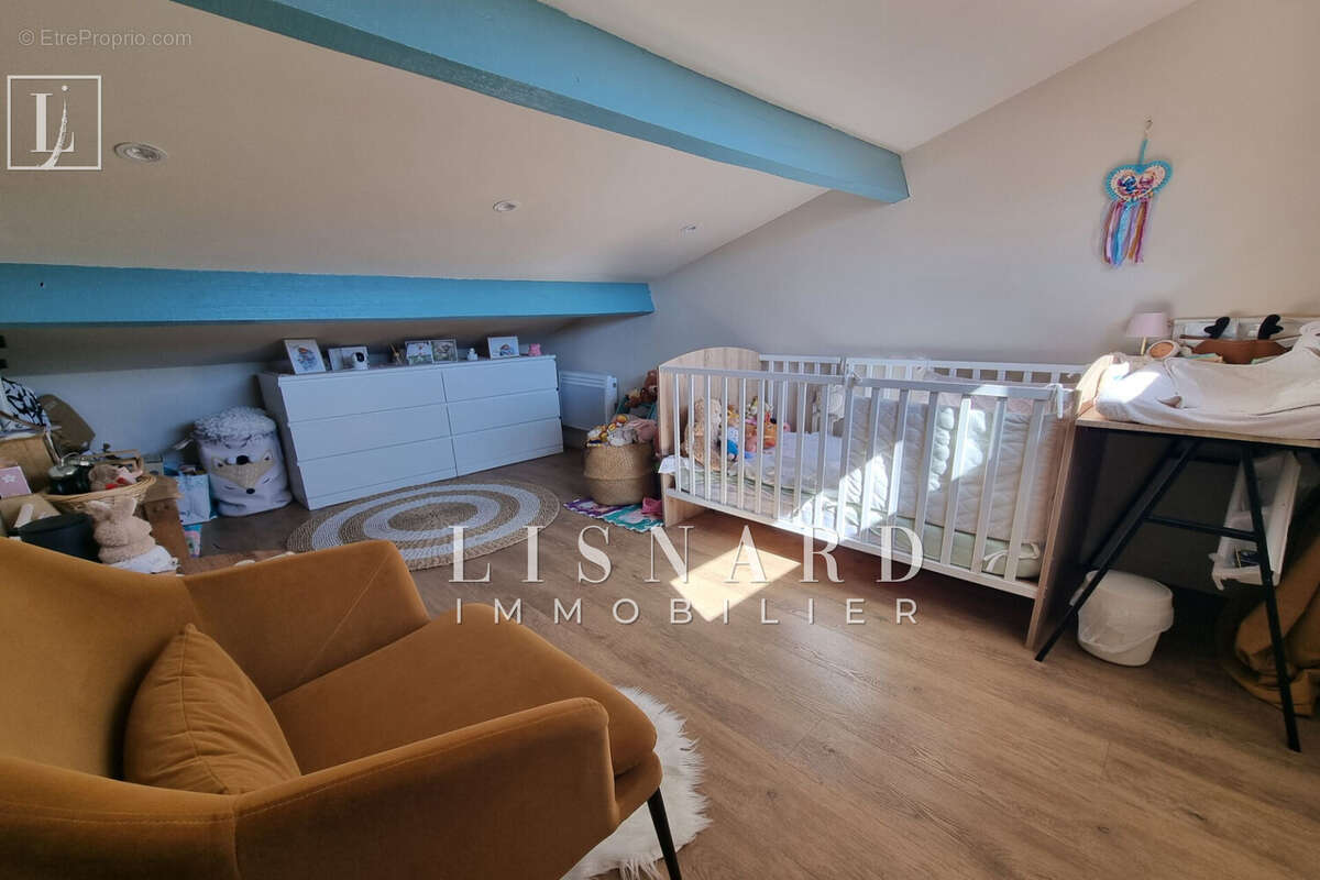 Appartement à VALLAURIS