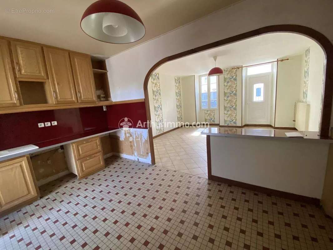 Maison à SAINT-JEAN-D&#039;ANGELY