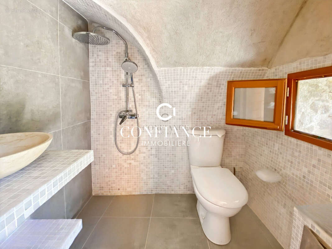 Maison 110 m² à Saint-Etienne-De-Tinee  - photo 9