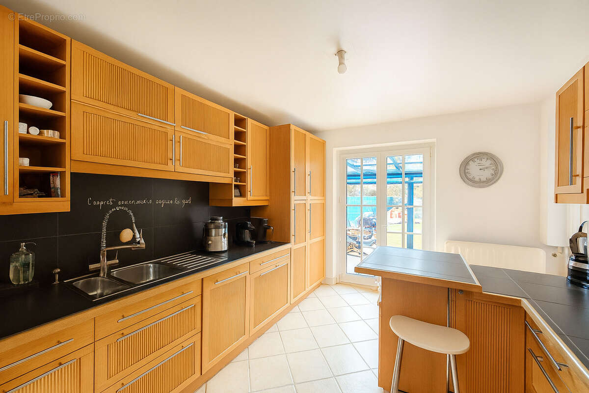 Maison à SAVIGNY-LE-TEMPLE