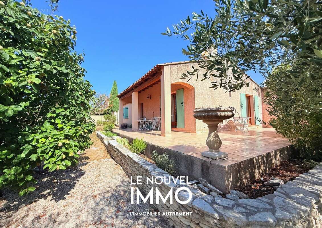 Maison 121 m² à Rognac  - photo 3