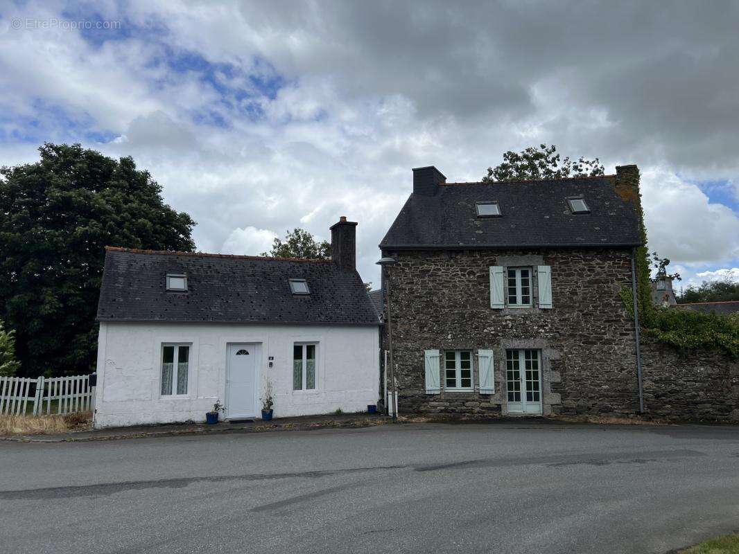 Maison à PLOUNEVEZ-QUINTIN