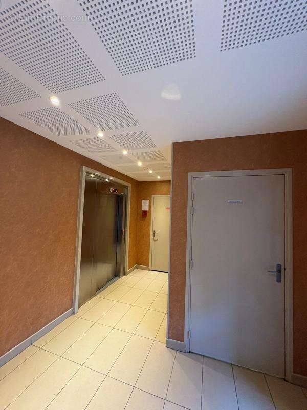 Appartement à SARTROUVILLE