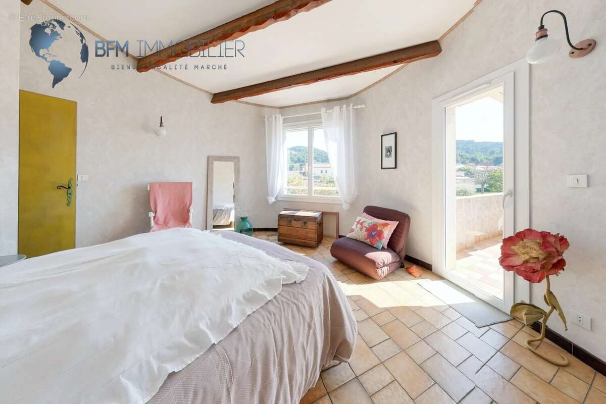 Maison à CHATEAUNEUF-LES-MARTIGUES
