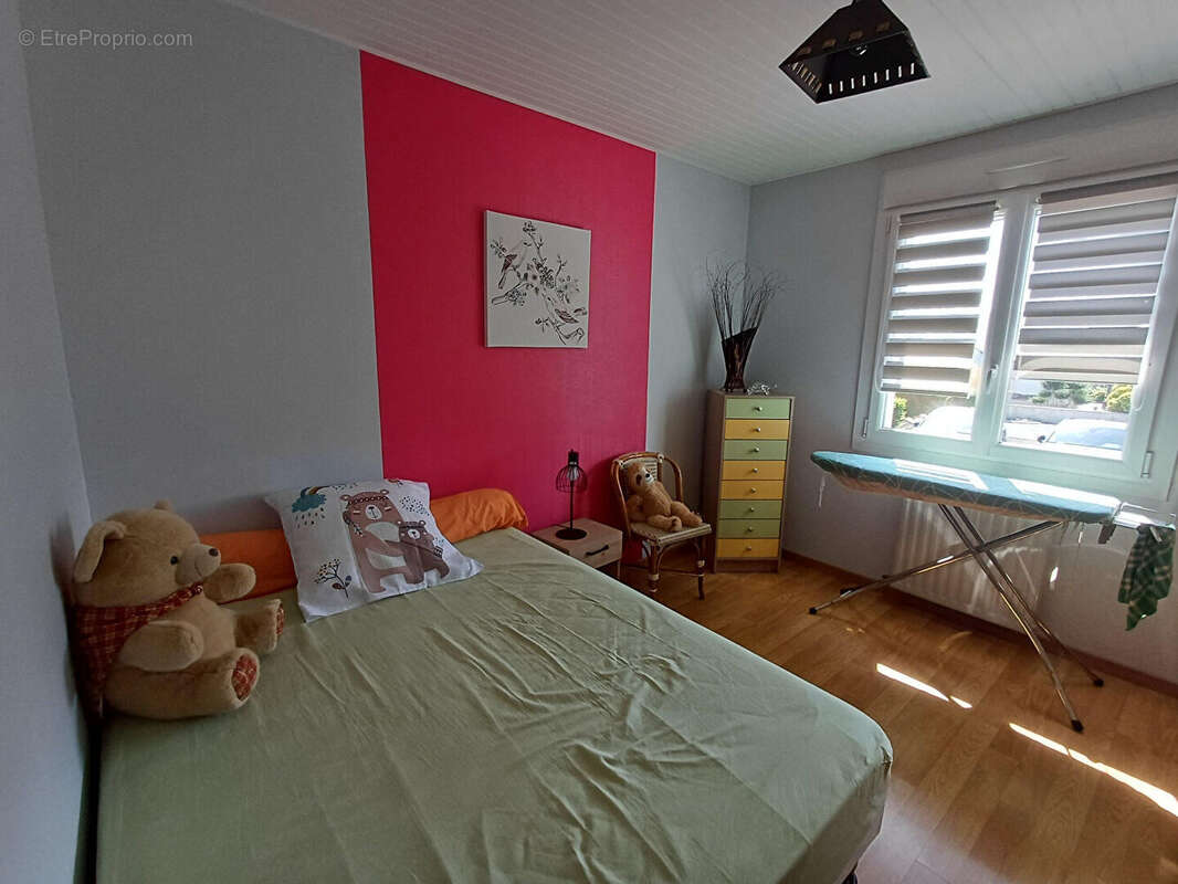 Maison Saint Berthevin 5 pièce(s) 90 m2 - photo 7