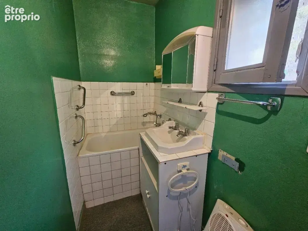 Maison à rénover – 2 chambres - Extérieurs - Garage - Pont-du-Château (63) - photo 16