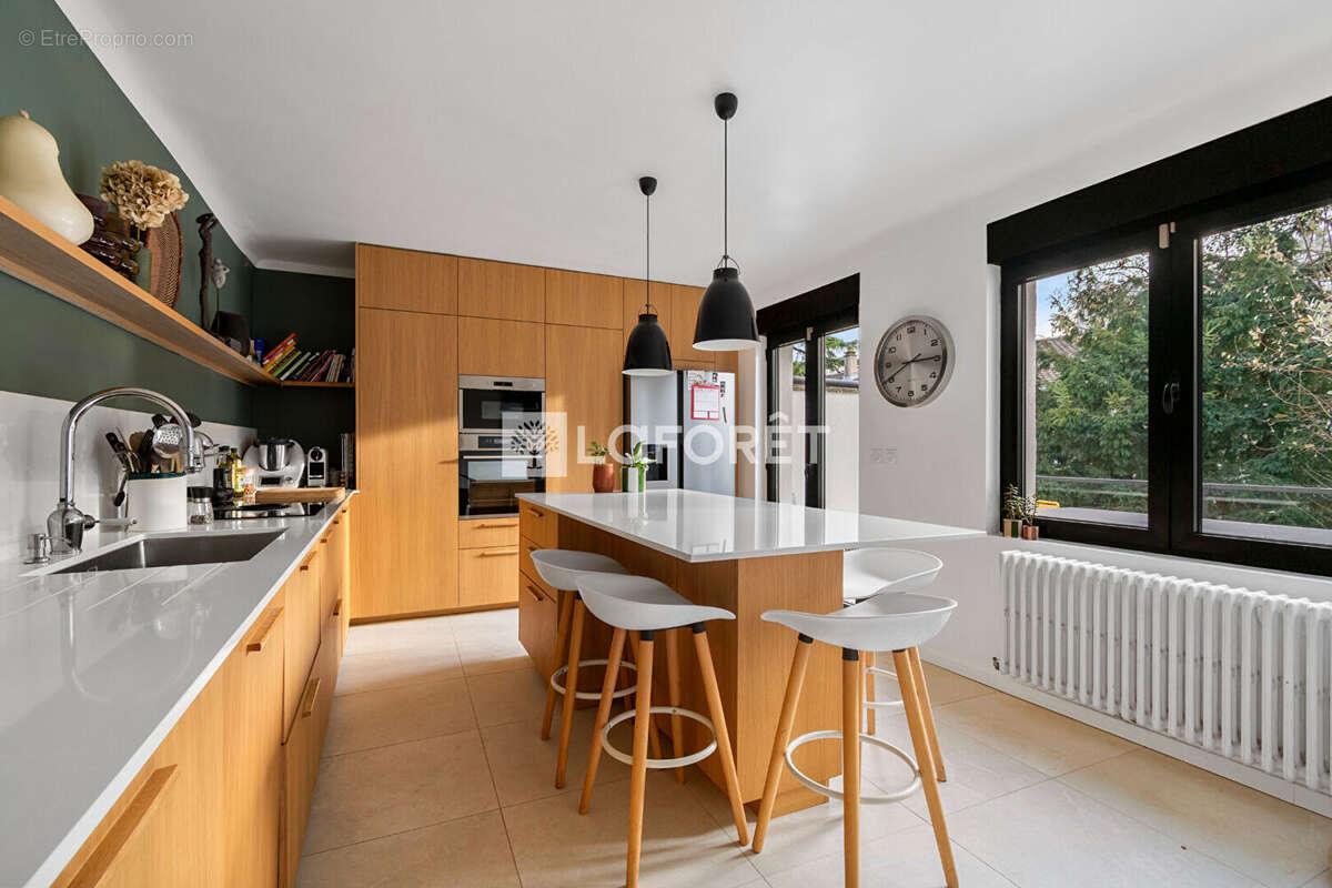 Maison à SURESNES