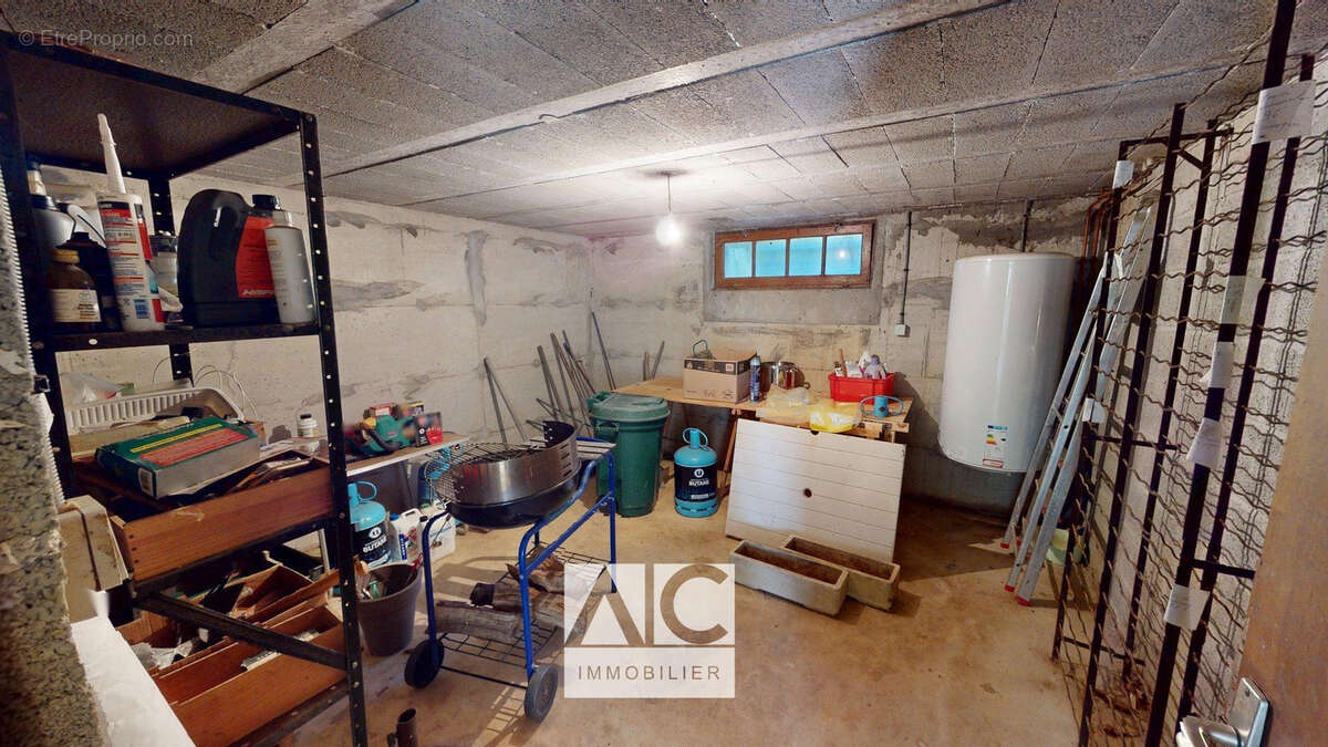 Maison à SAINTE-TREPHINE