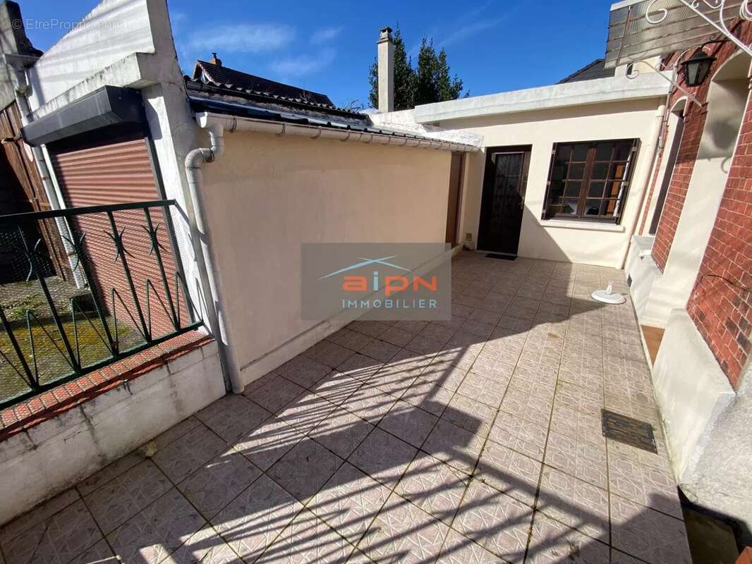 Maison à SAINT-ETIENNE-DU-ROUVRAY