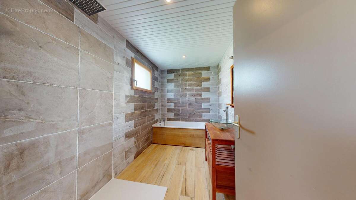 Maison en bois + jardin + garage + cave - photo 8