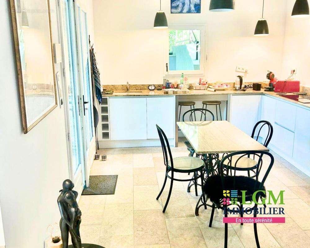 Maison à PLAN-DE-LA-TOUR