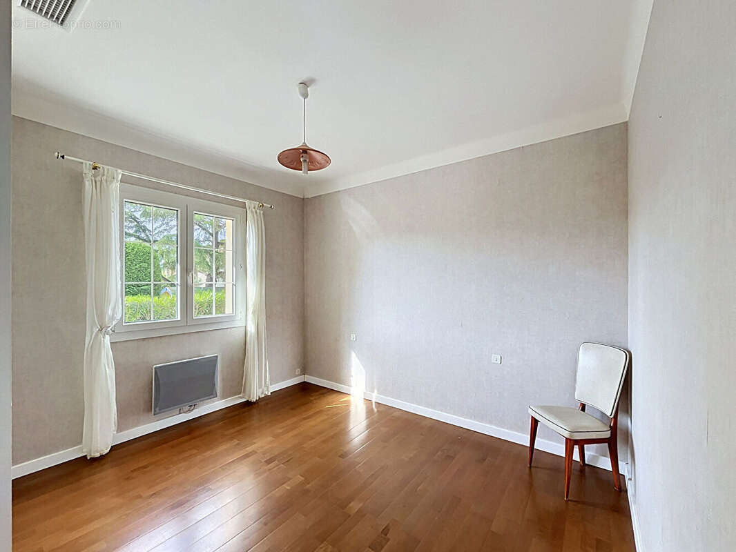 Maison 145 m² à Llupia  - photo 8