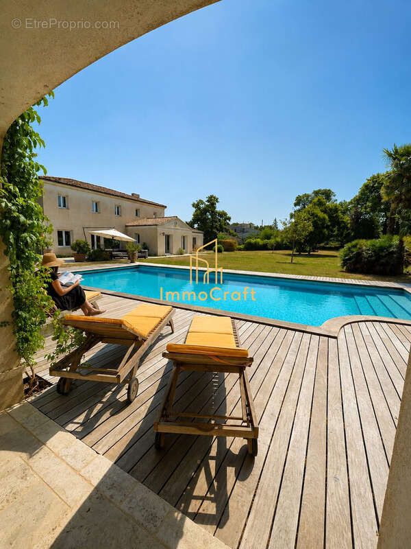 Maison 544 m² à La Rochelle  - photo 2