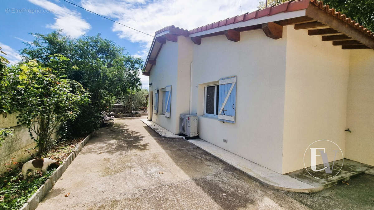 Entrée maison - Maison à CINTEGABELLE