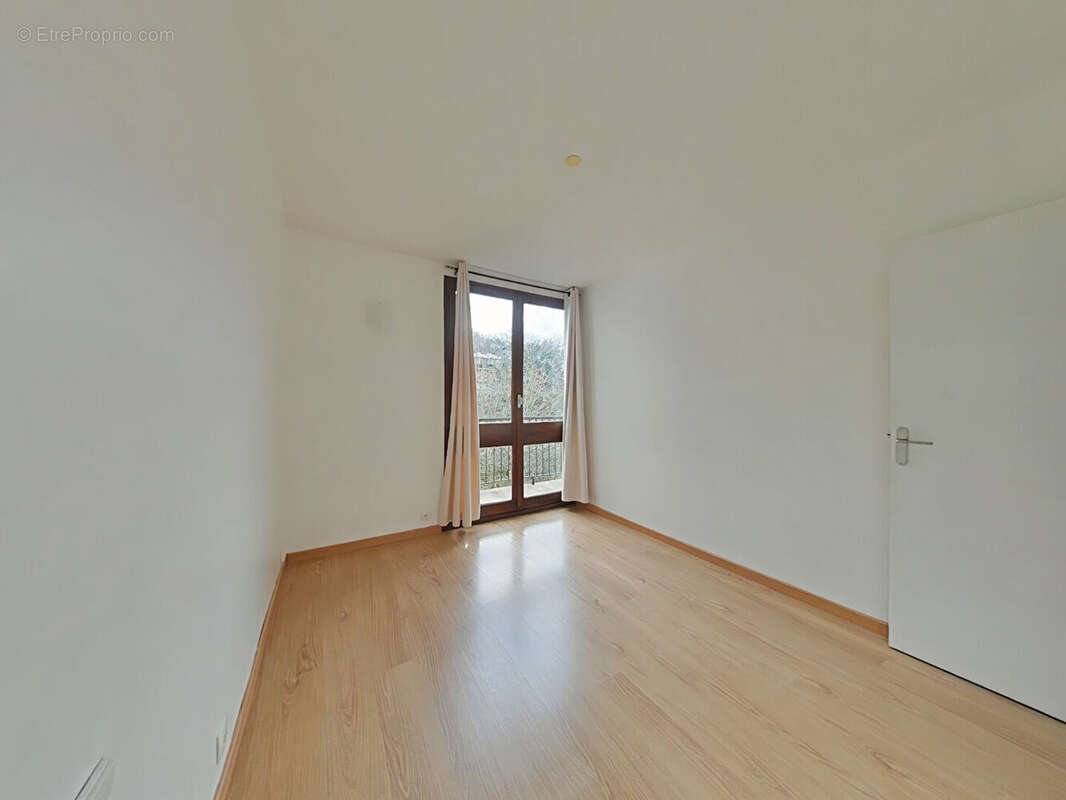 Appartement à FONTENAY-LE-FLEURY