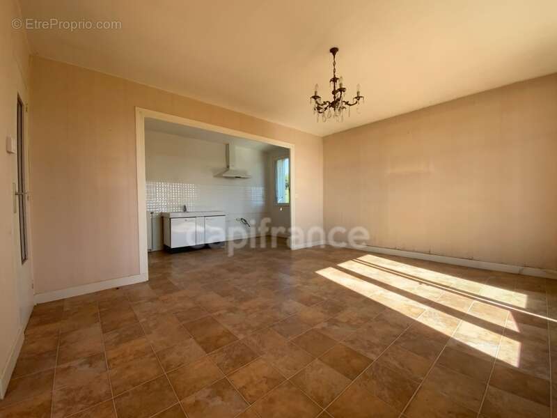 Maison à SAINT-GERMAIN-LAVAL