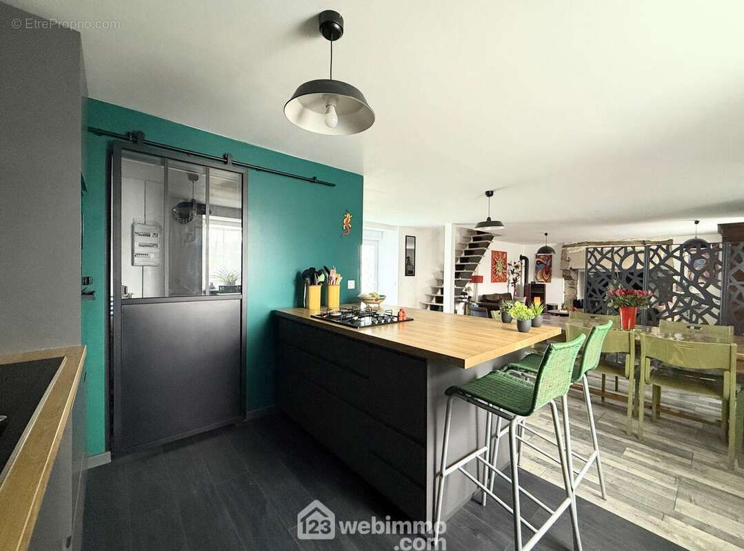 Maison à PLOUEGAT-MOYSAN