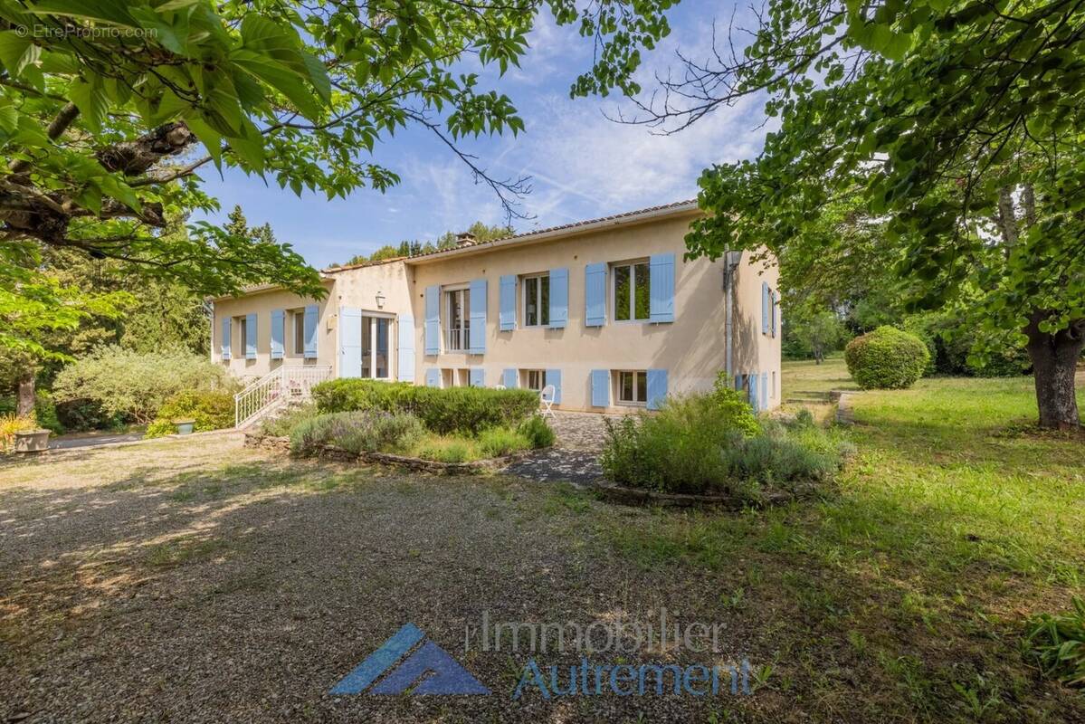 Maison à LE THOLONET