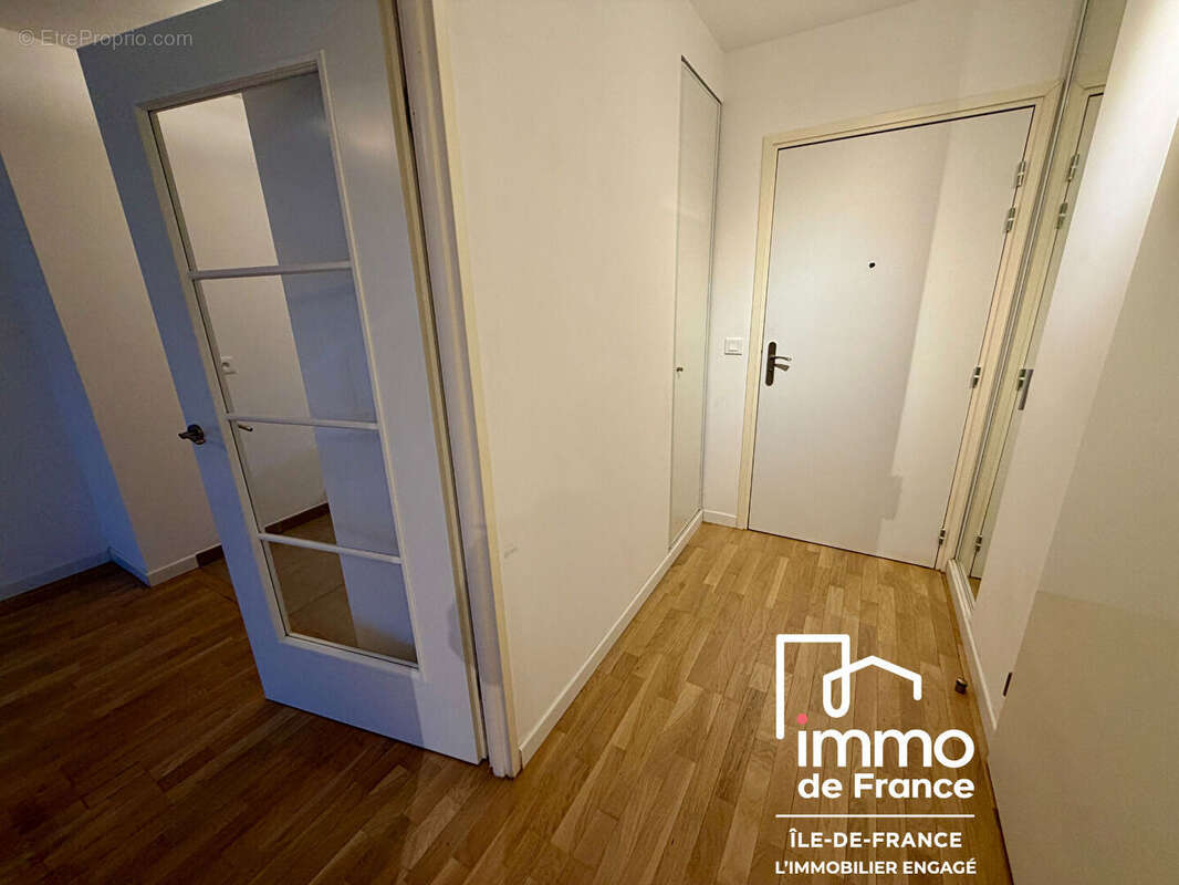 Appartement à VILLEPREUX