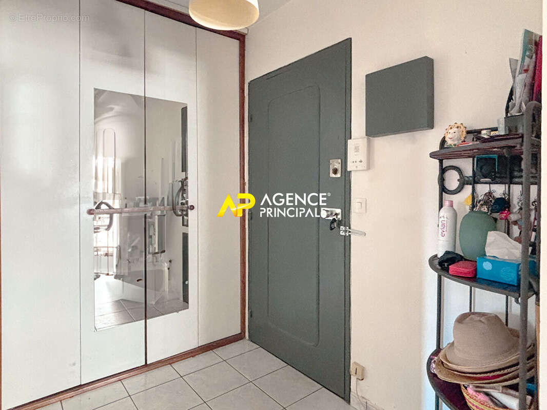 Sartrouville - Appartement 5 pièces 81.70 m² avec loggia, cave et parking - photo 6