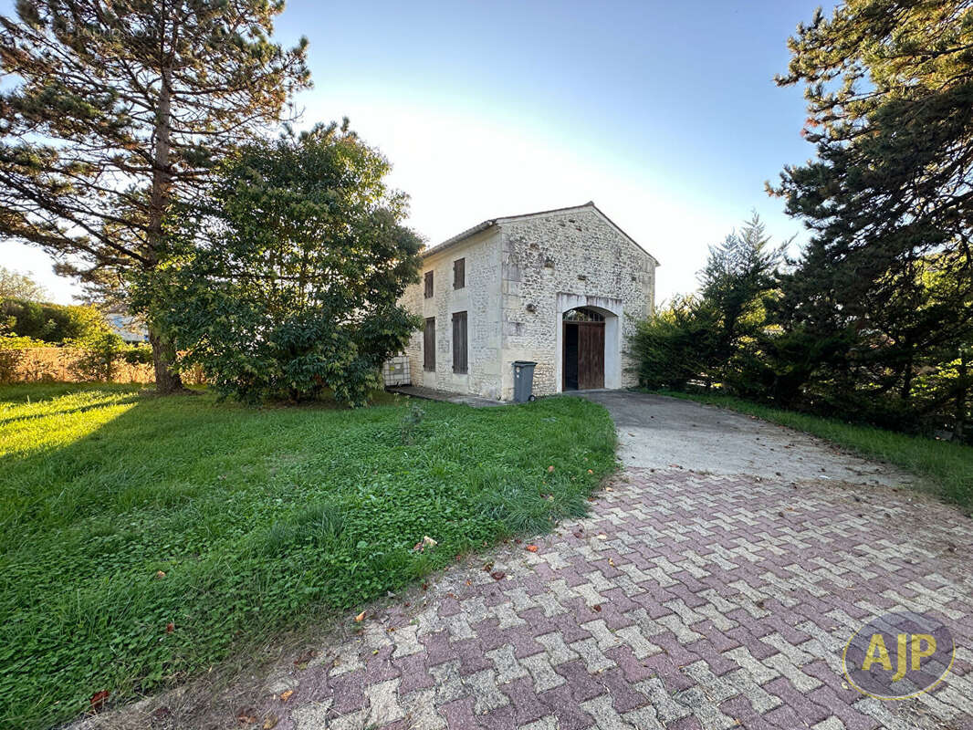 Maison à SAINT-LEGER